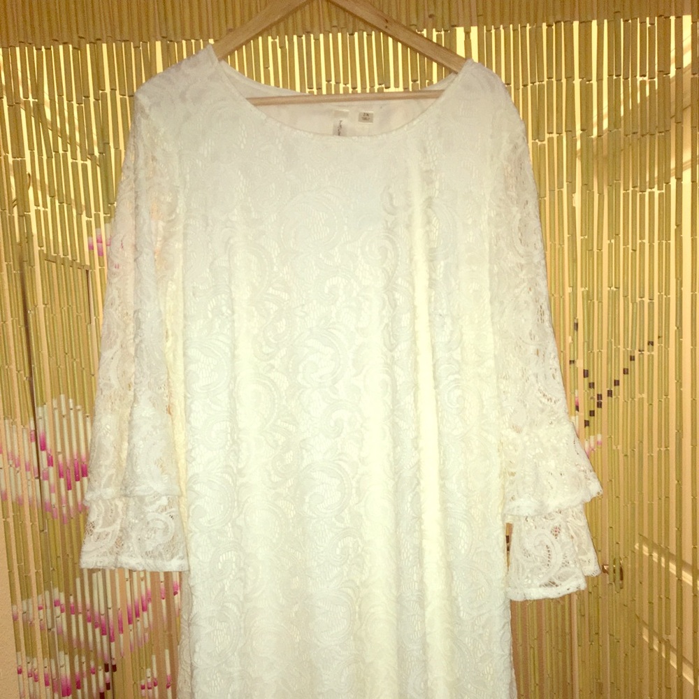 Off White Lace Dress. Semi Formal .